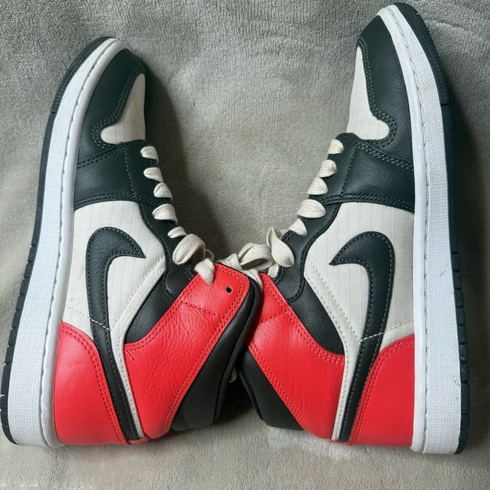 Sz 8W Women's / 6.5 Men's Air Jordan 1 Mid SE Newsprint Orewood Red AJ Black